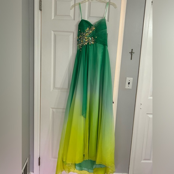 GOWN BEADED Ambiance with Spaghetti Straps. PROM - Picture 12 of 16